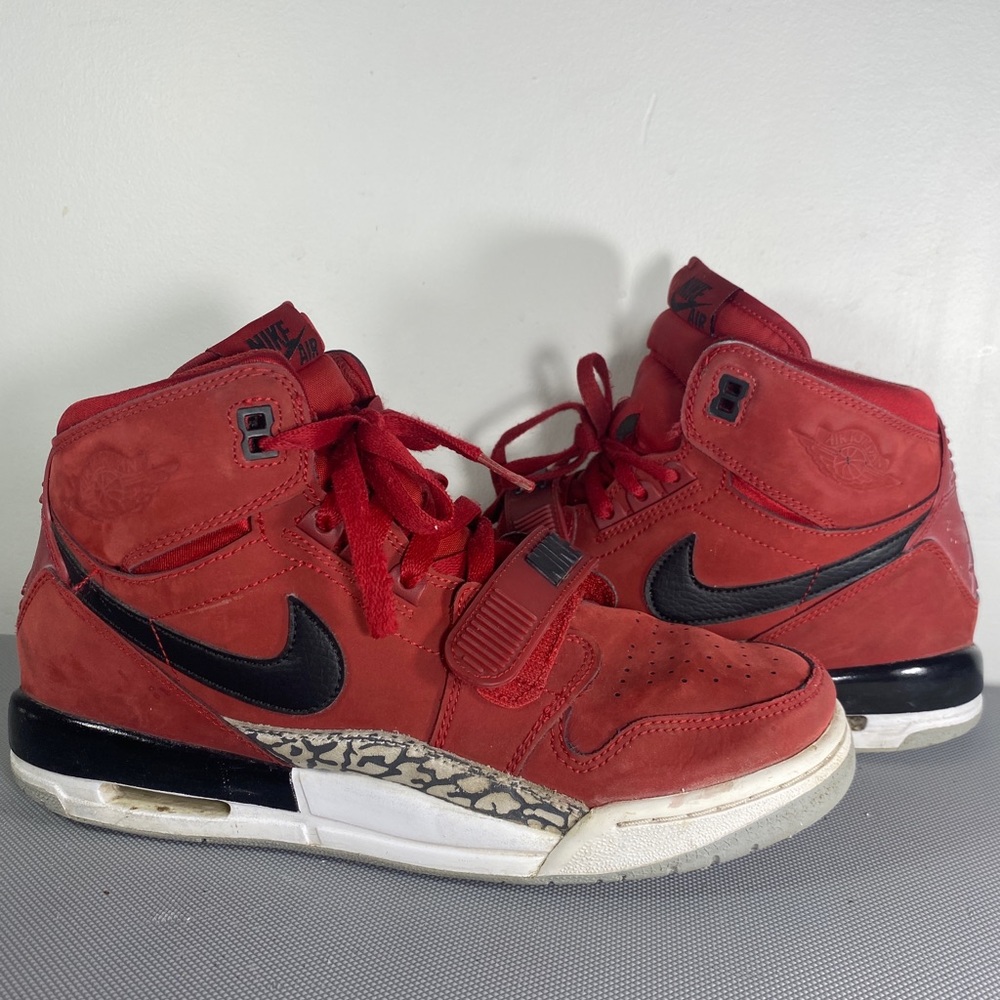 Nike Air Jordan Legacy 312 Toro GS Size 7Y AT4040-601 Red/Black